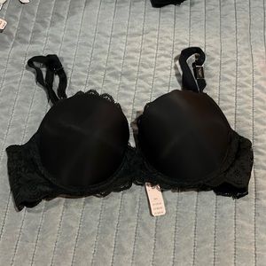 Victoria’s Secrets Dream Angels Bra
